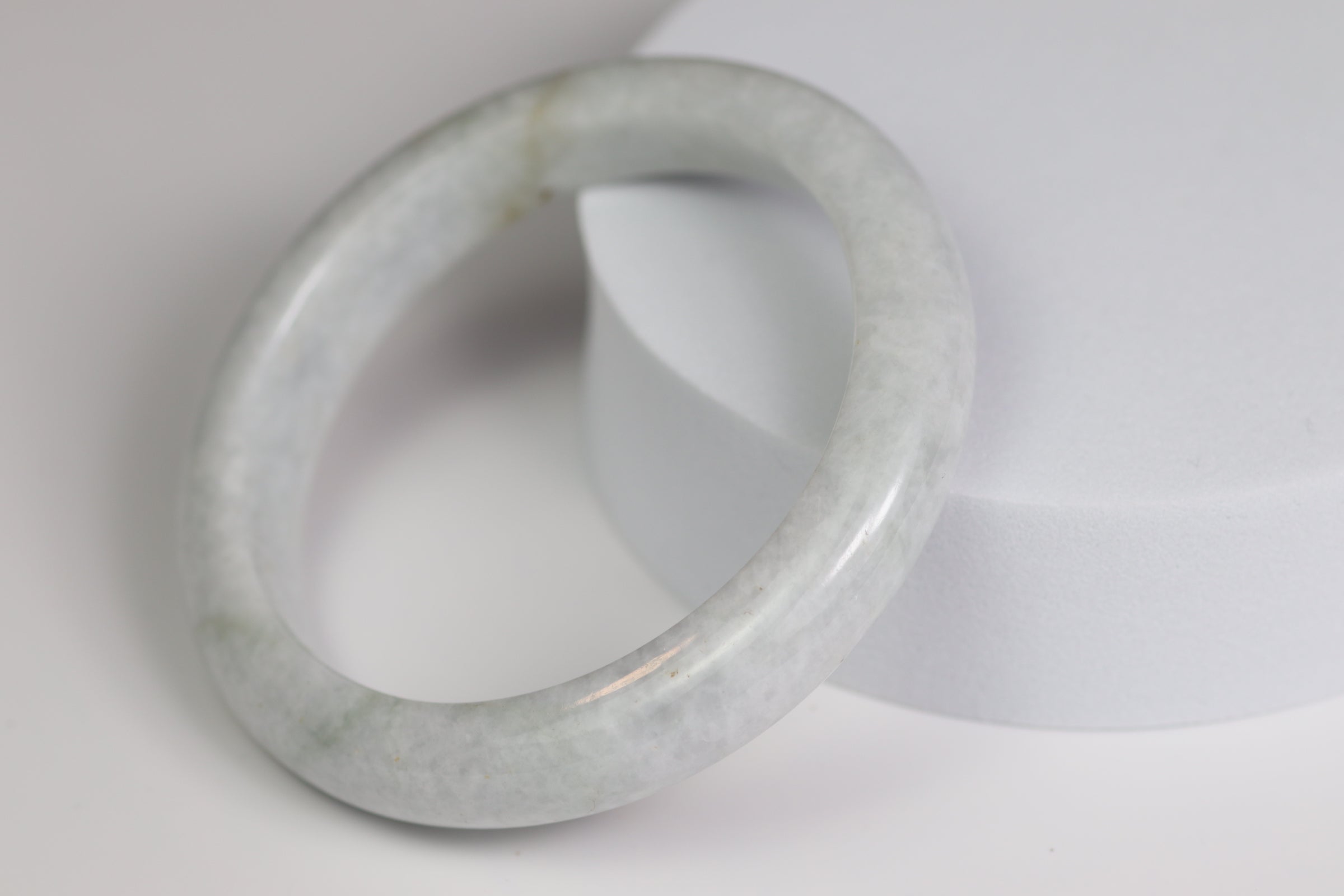 Soft Milky Cloud & Yellow Satin Jade Bangle – 55.0mm (MC-YS-01)