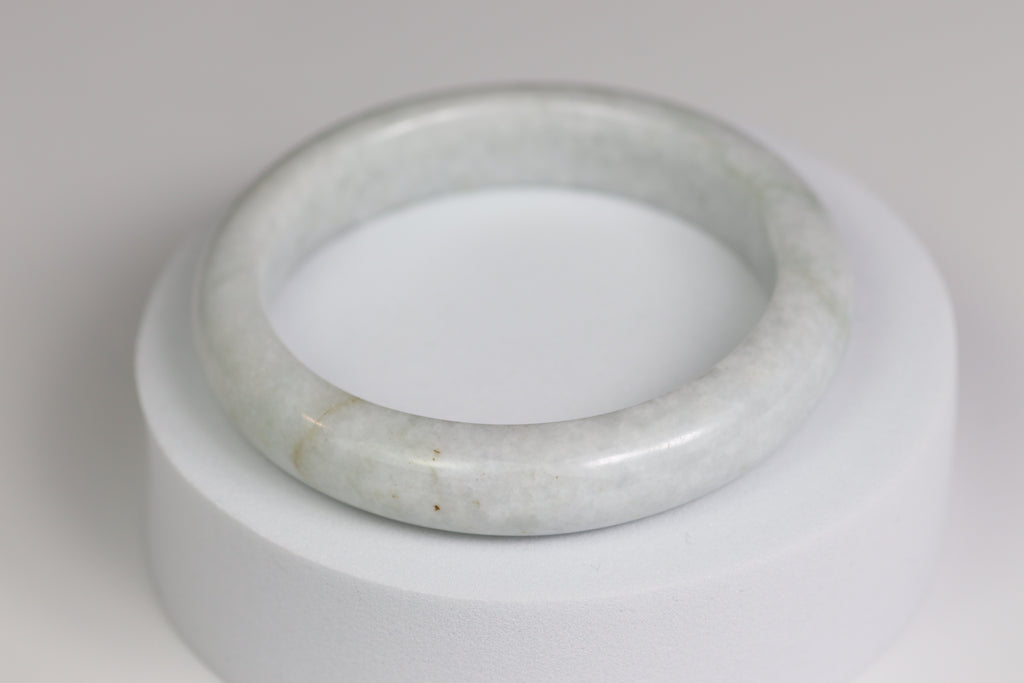 Soft Milky Cloud & Yellow Satin Jade Bangle – 55.0mm (MC-YS-01)