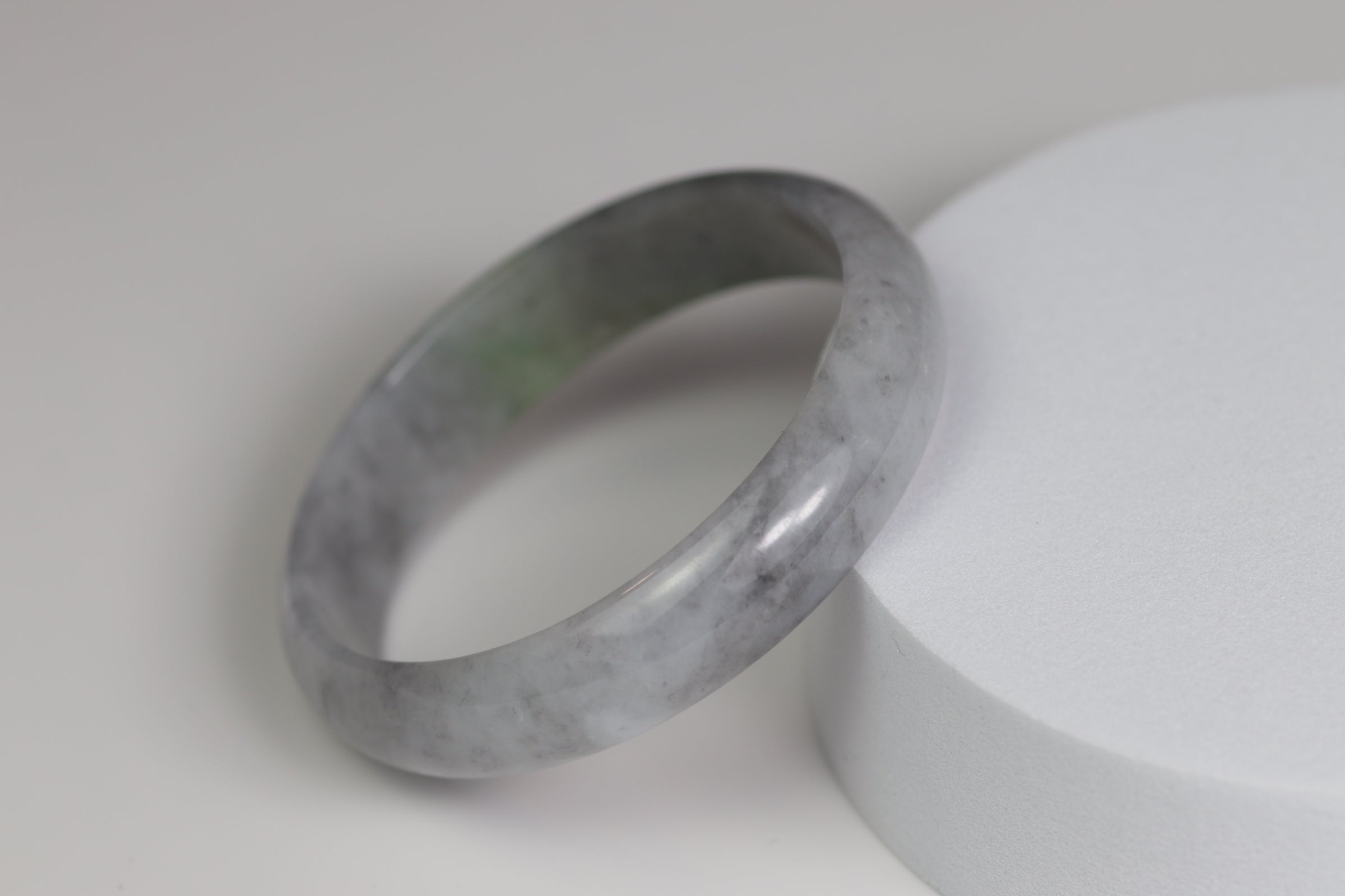 Jelly Bean Jade Bangle with Apple Green Spot – 50.6mm (JB-AG-01)