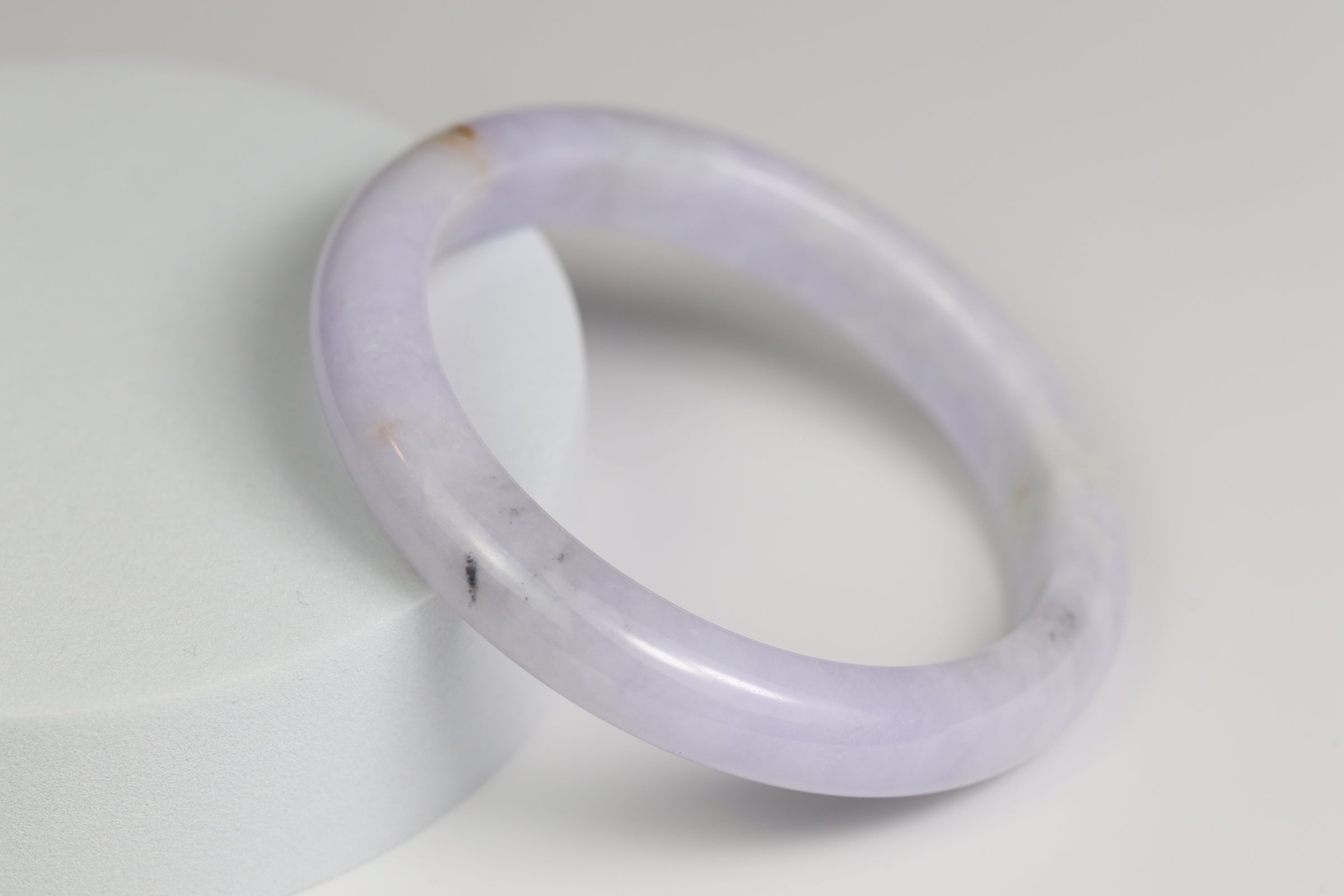 Icy Light Lavender & Yellow Satin Floating Flower Jade Bangle – 57.7mm (IL-LY-01)