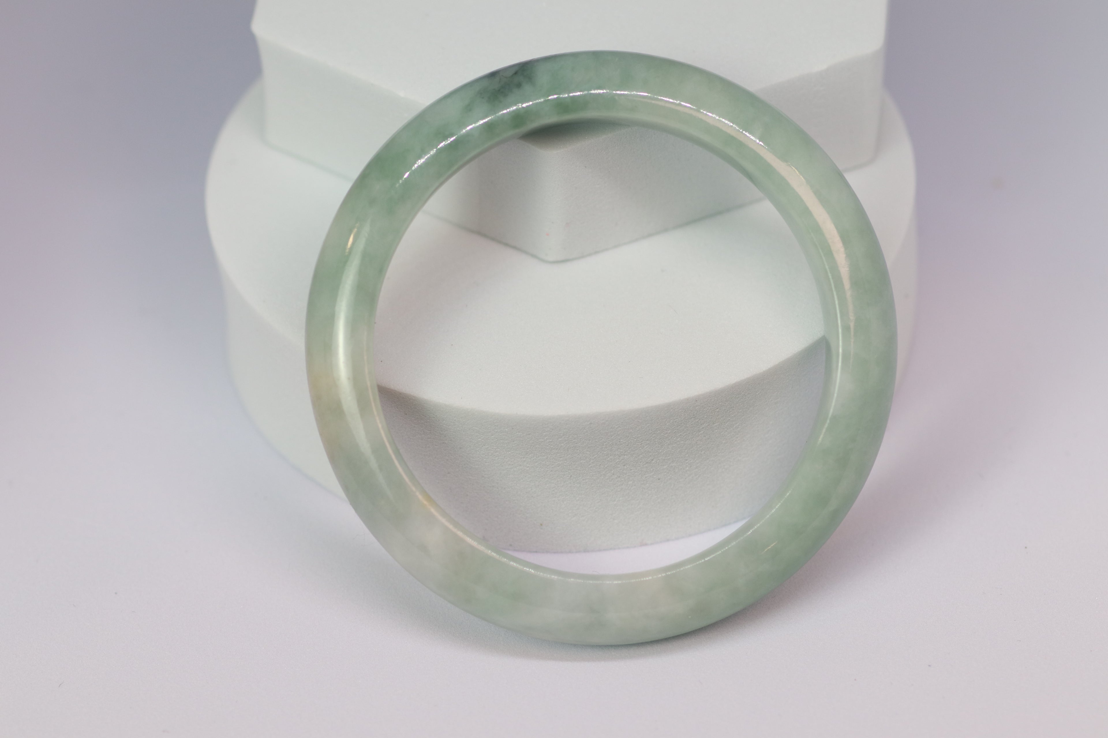 Willow Mist Jade Bangle – Grade A Natural Jadeite (55.1 mm)